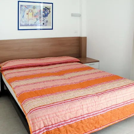 Fiore-7 By Interhome